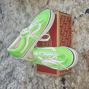 Vans Neon Green Gecko True White Old Skool